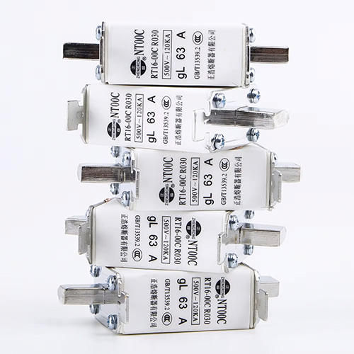 Po meri veleprodajni nizkonapetostni NT00C AC Fuse Link nož z majhnim rezilom visoke prekinitvene zmogljivosti baker 100A CE